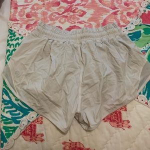 Lululemon Hotty hot 2.5” size 2